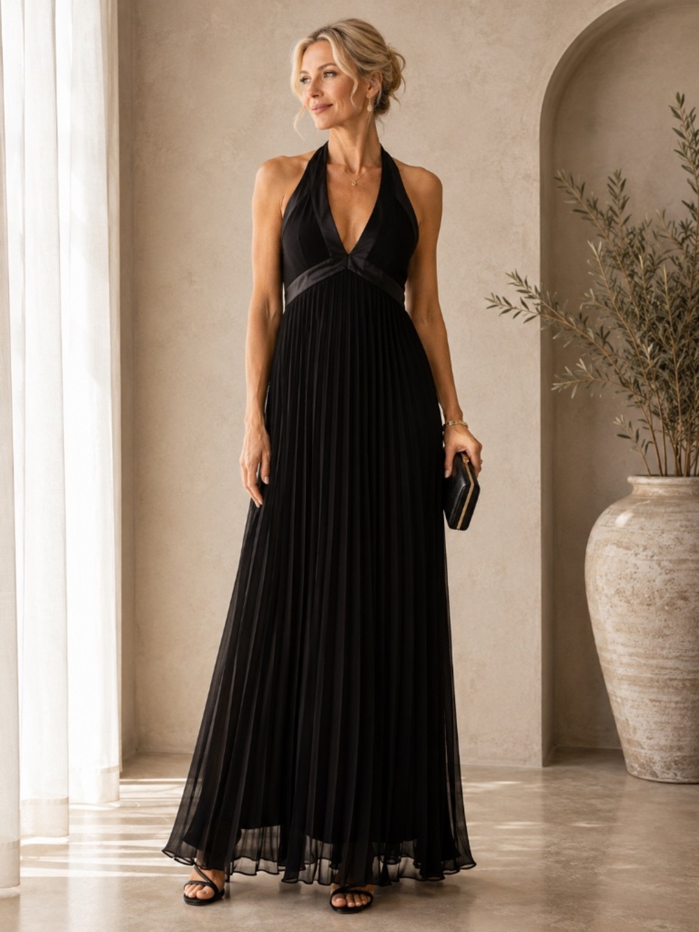 Carmen Marc Valvo Size 12 Black Halter Chiffon Evening Gown Formal Dress